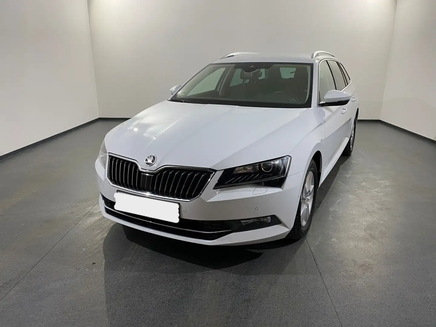 Skoda Superb Superb Kombi 2,0 TDI 4x4 Style DSG Style Weiß - 2