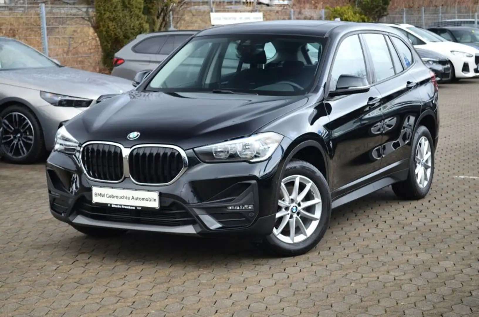 BMW X1 sDrive18d Advantage Panodach.Sportsitz.PDC Noir - 2