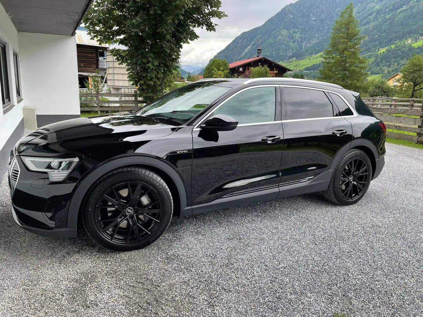 Audi e-tron e-tron 55 quattro 95kWh Business Business Schwarz - 1