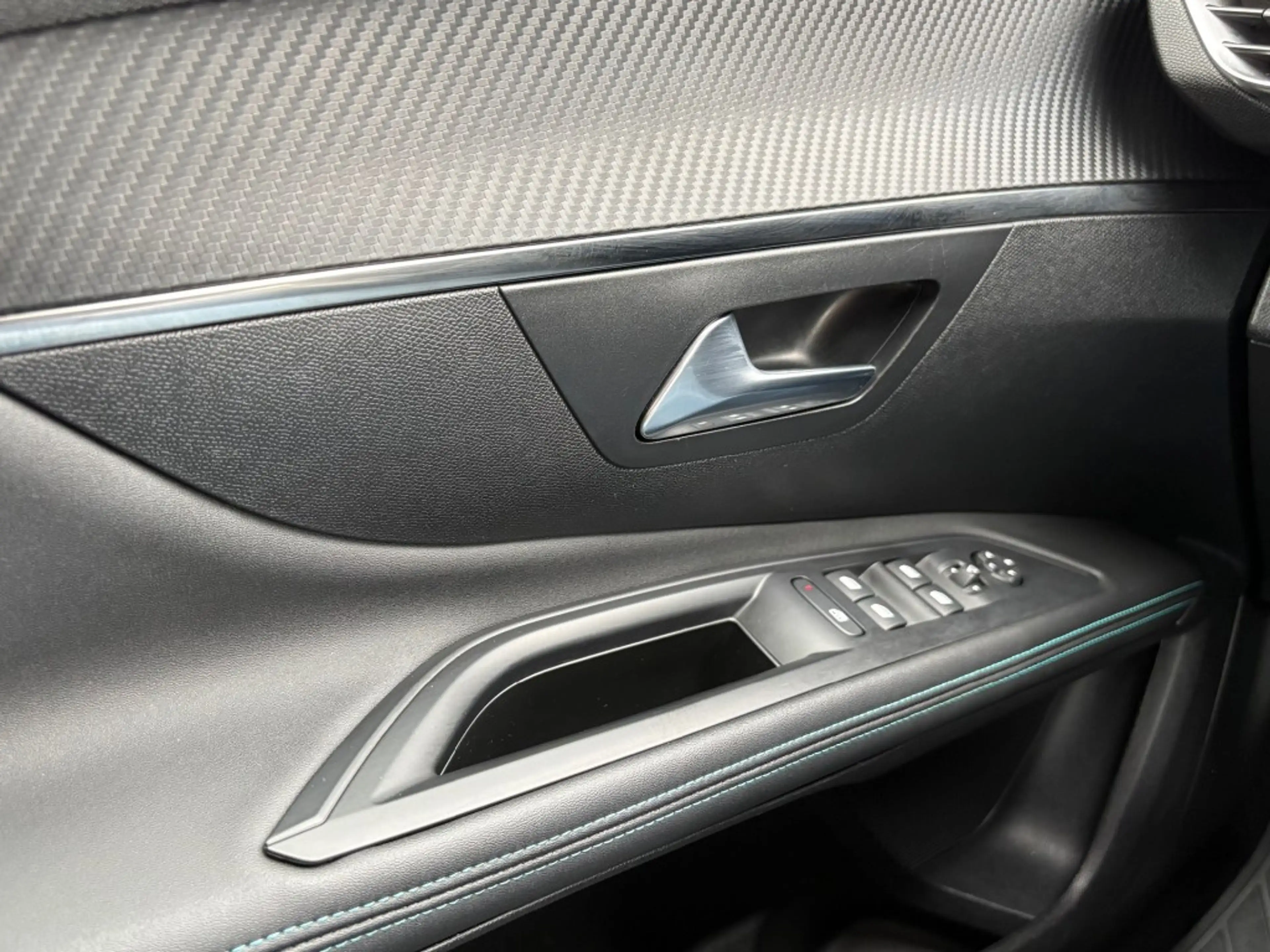 Peugeot 5008 1.2 HYBRID 136PK AUT. ALLURE FACELIFT 7-PRS NAVI C — photo 16