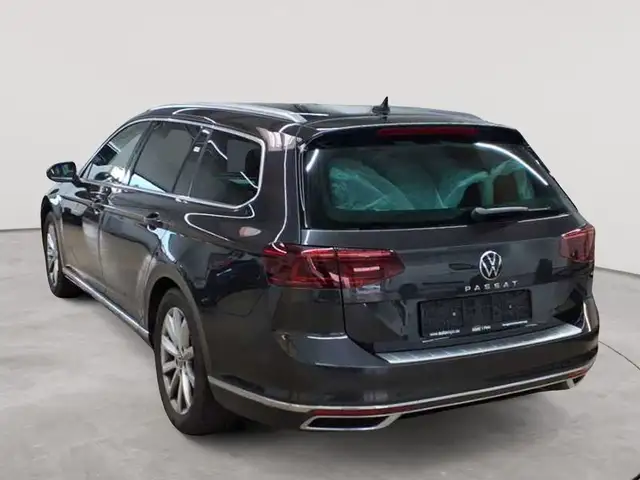 Volkswagen Passat view 5