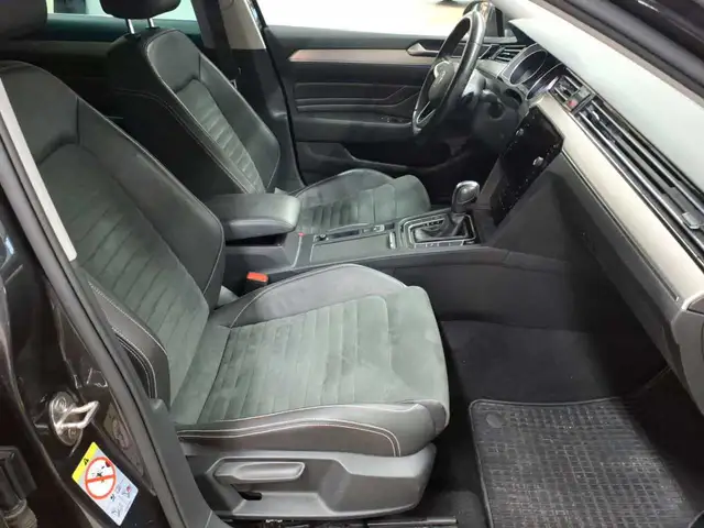 Volkswagen Passat view 7