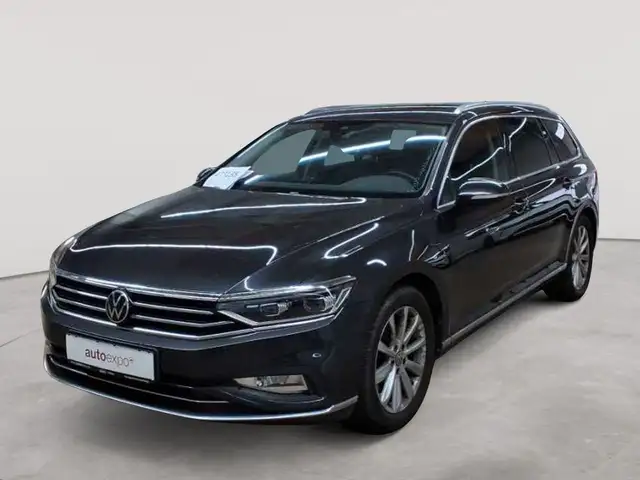 Volkswagen Passat view 2