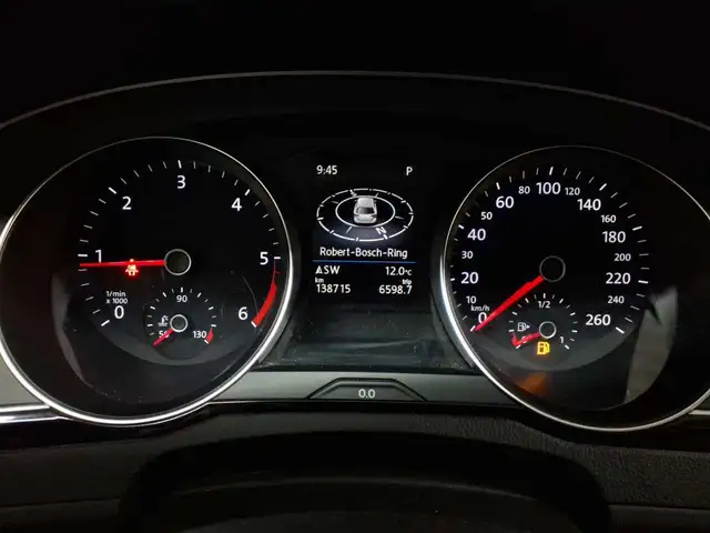 Volkswagen Passat view 11