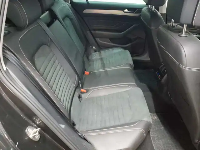 Volkswagen Passat view 13