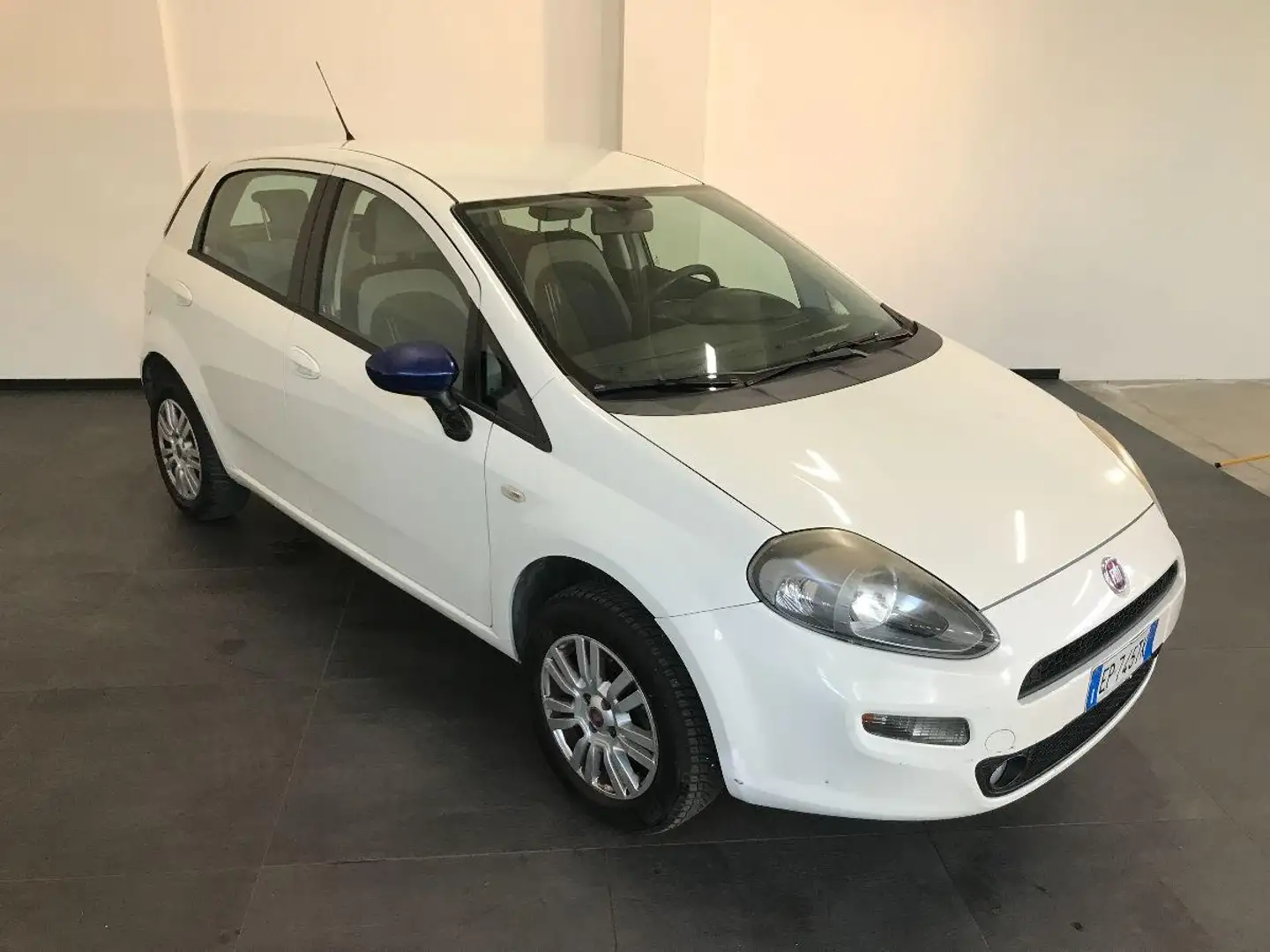 Fiat Punto 1.4 8V 5p. Natural Power Easy Bianco - 2
