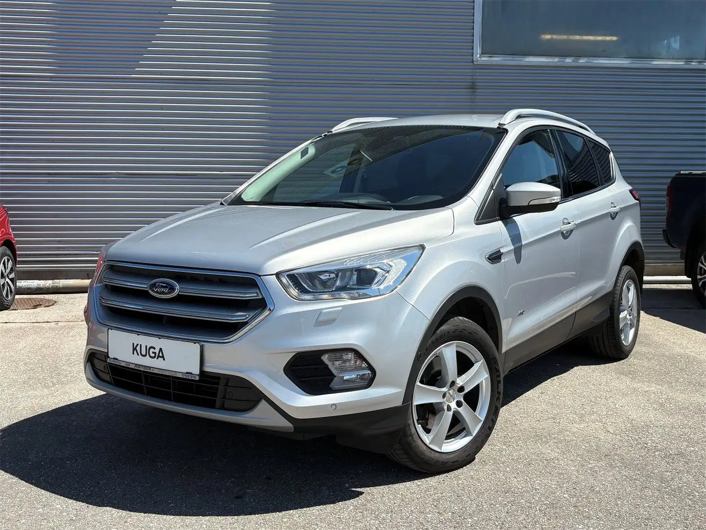 Ford Kuga Titanium 2.0 TDCI 150PS AWD Silber - 2