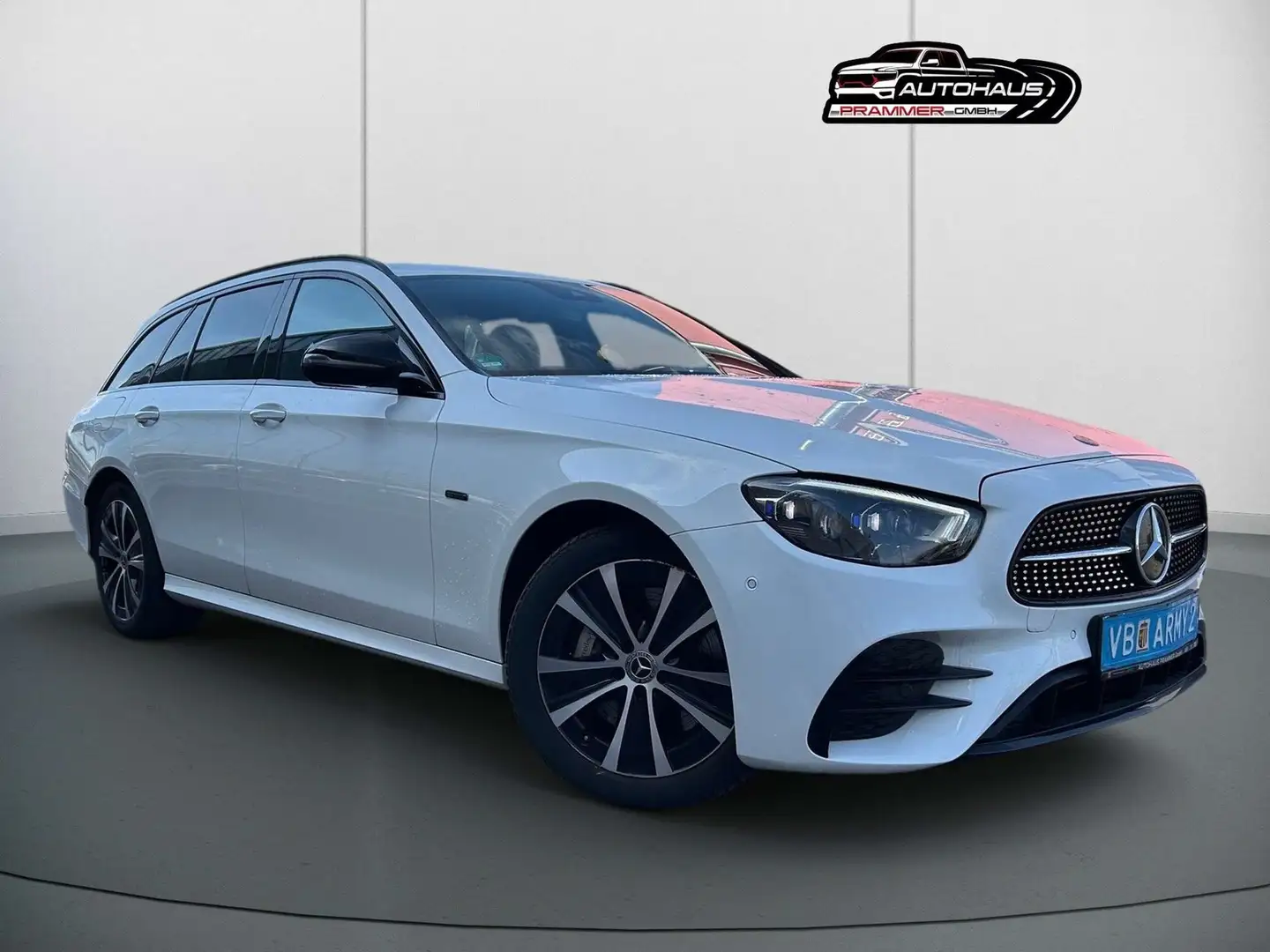 Mercedes-Benz E 300 Weihnachtsaktion E 300 E 300 AMG Line Weiß - 2