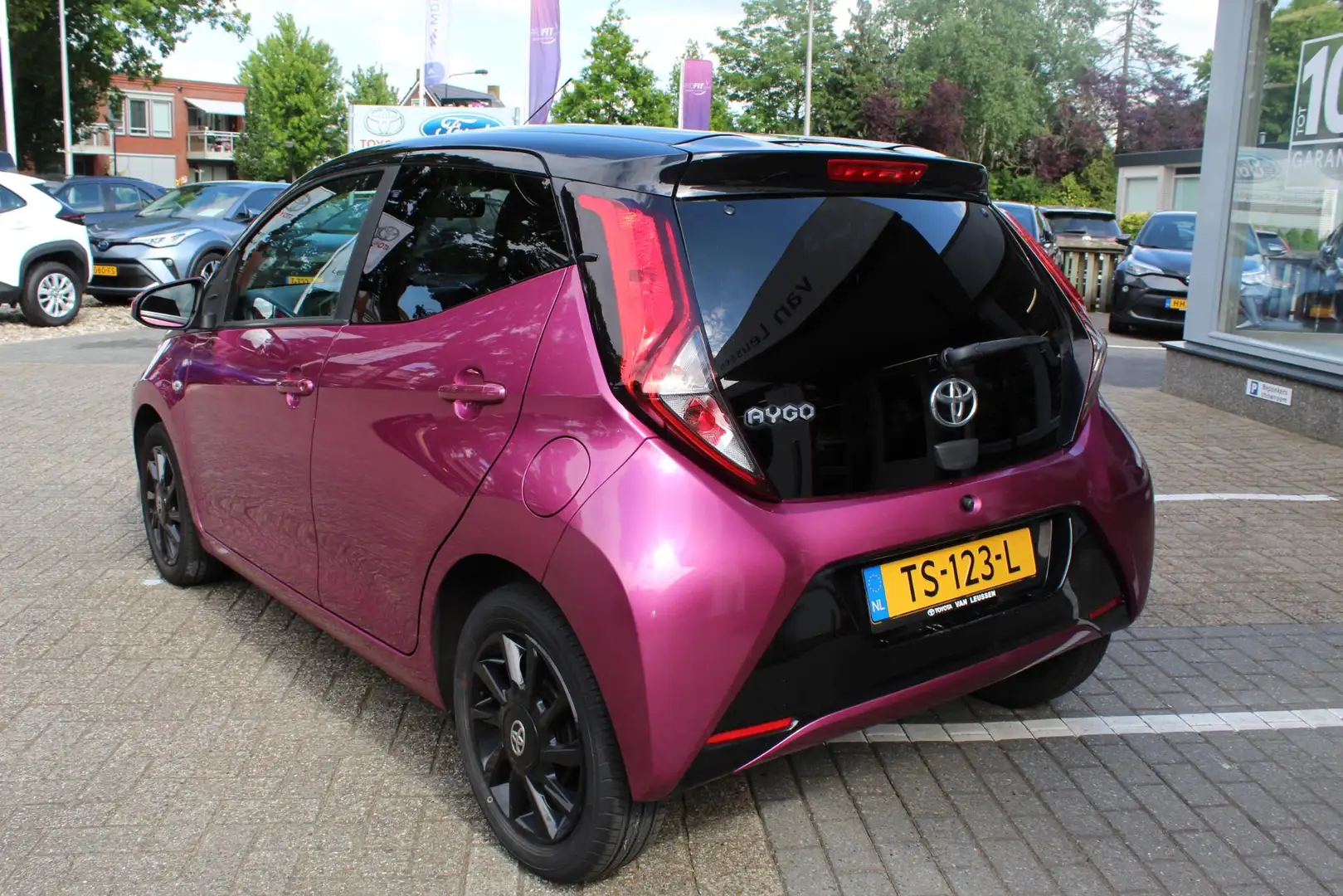 Toyota Aygo X X-CITE 5-DEURS APPLE/ANDROID DAB LM-VELGEN EL-RAME Burdeos - 2