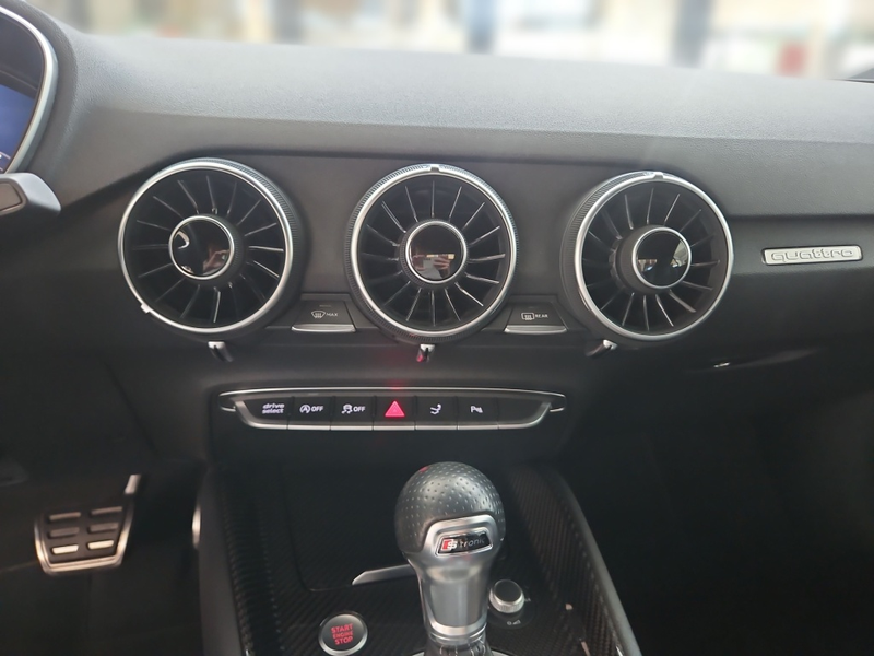 Audi TT 45 Coupe quattro S-Line Matrix-LED Sound — photo 9