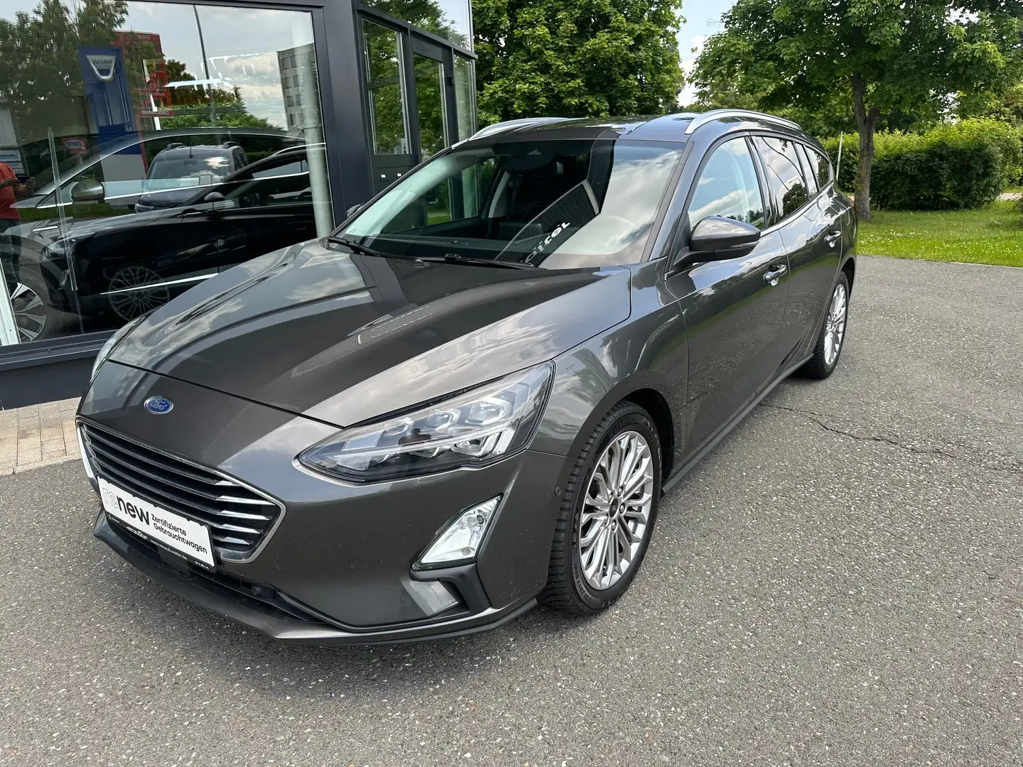 Ford Focus Turnier 2.0 EcoBlue 150 Start-Stopp TITANIUM Grijs - 1