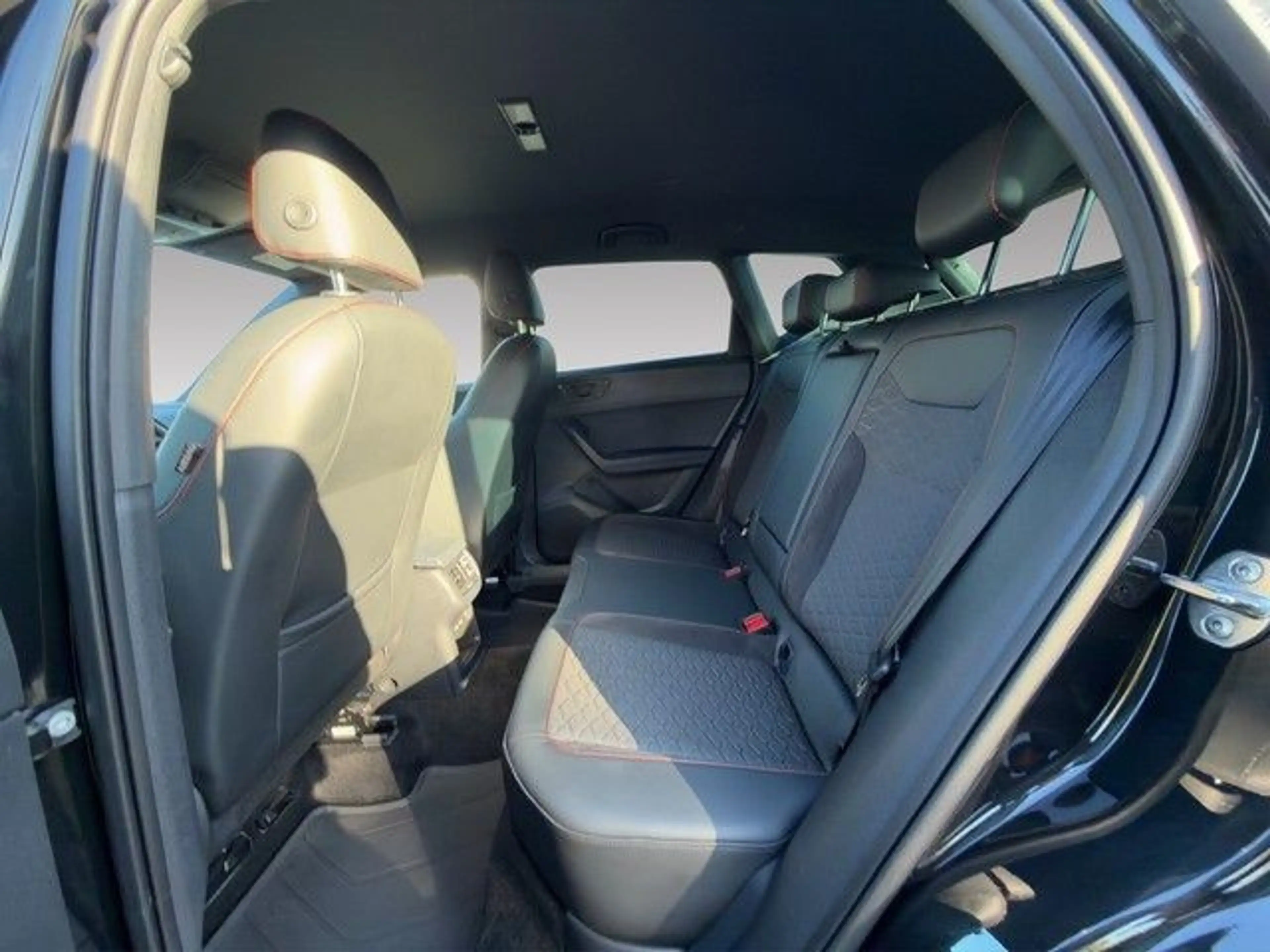 SEAT Ateca 2.0 TSI 4Drive DSG FR AHK Standhzg. — photo 14