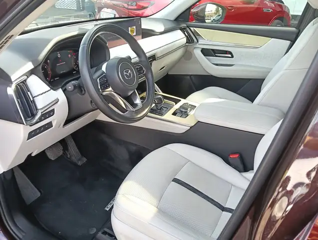Mazda CX-80 view 12