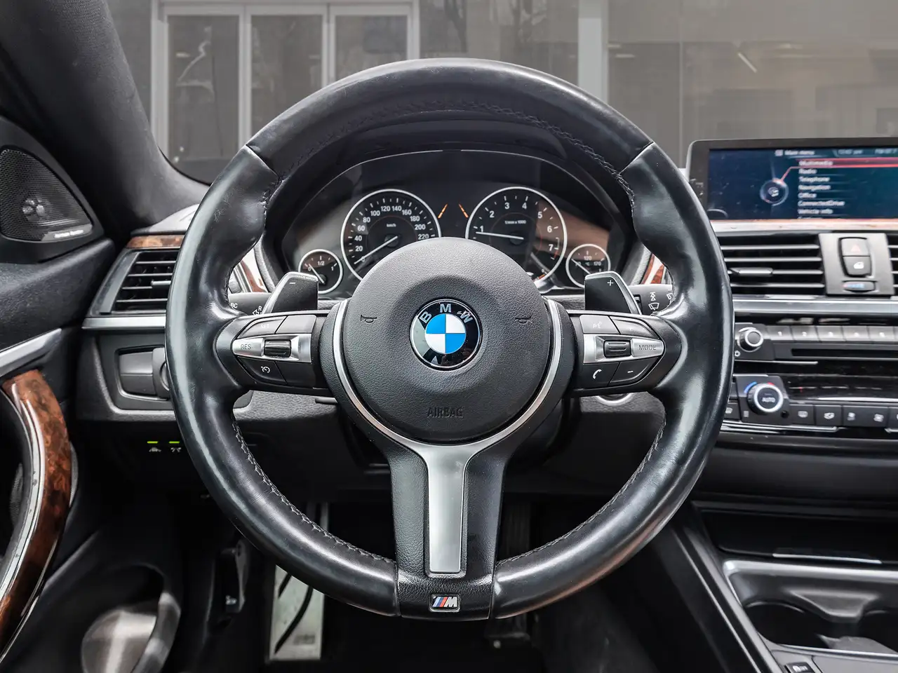 BMW 4 Series снимка BMW 4 Series