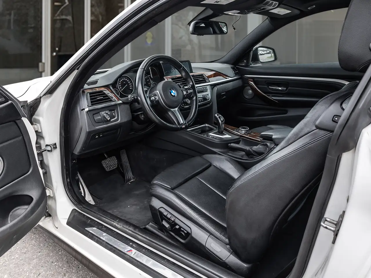 BMW 4 Series снимка BMW 4 Series