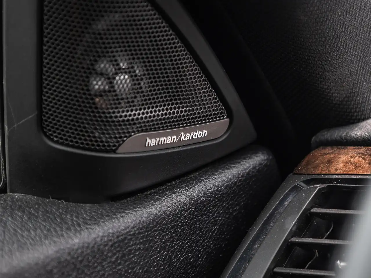 BMW 4 Series снимка BMW 4 Series