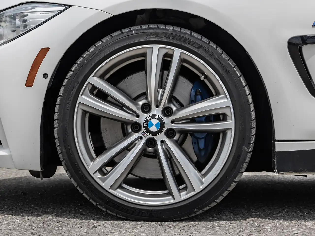 BMW 4 Series снимка BMW 4 Series