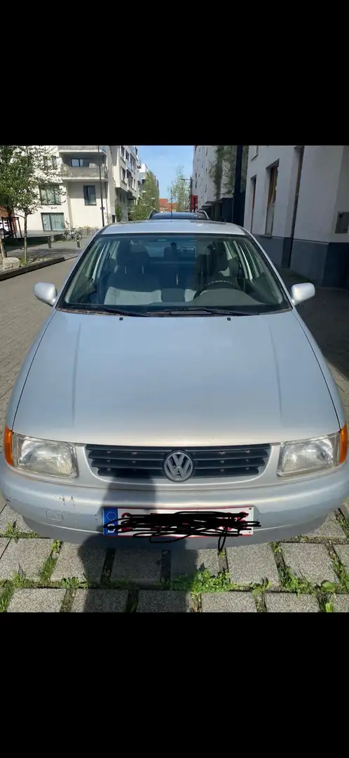 Volkswagen Polo 1.6i Srebrny - 1
