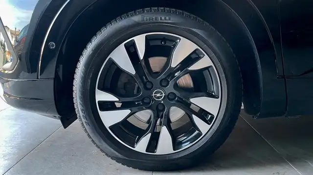Opel Grandland view 5