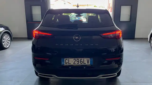 Opel Grandland view 8
