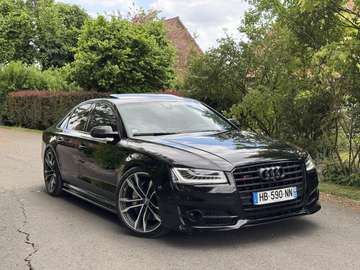 Plus V8 4.0 TFSI 605 Tiptronic 8 Quattro Sport