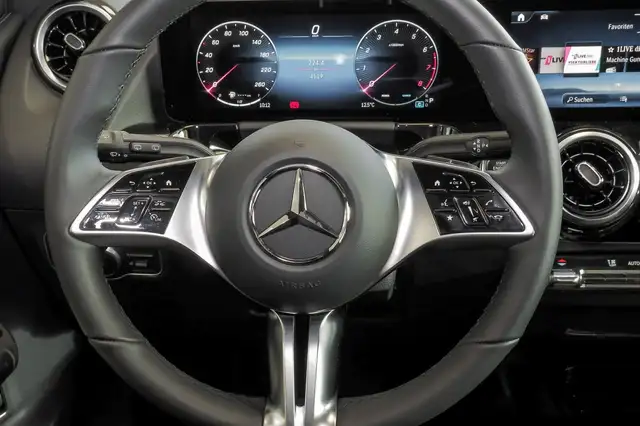 Mercedes-Benz B Class view 13
