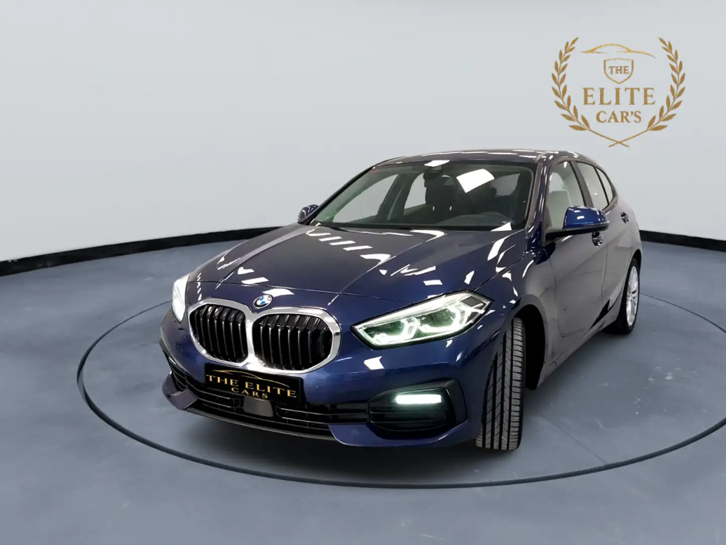 BMW 118 118iA Bleu - 1