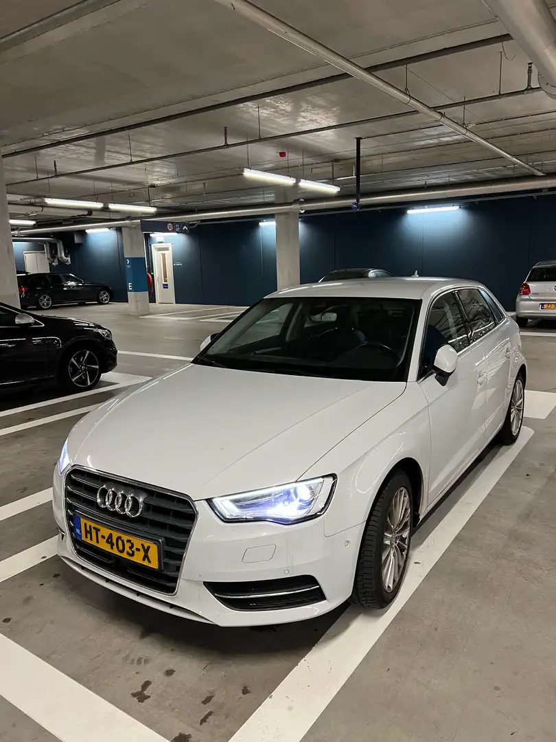 Audi A3 Sportback 1.4 TFSI CoD Ambiente Pro Line plus - 1