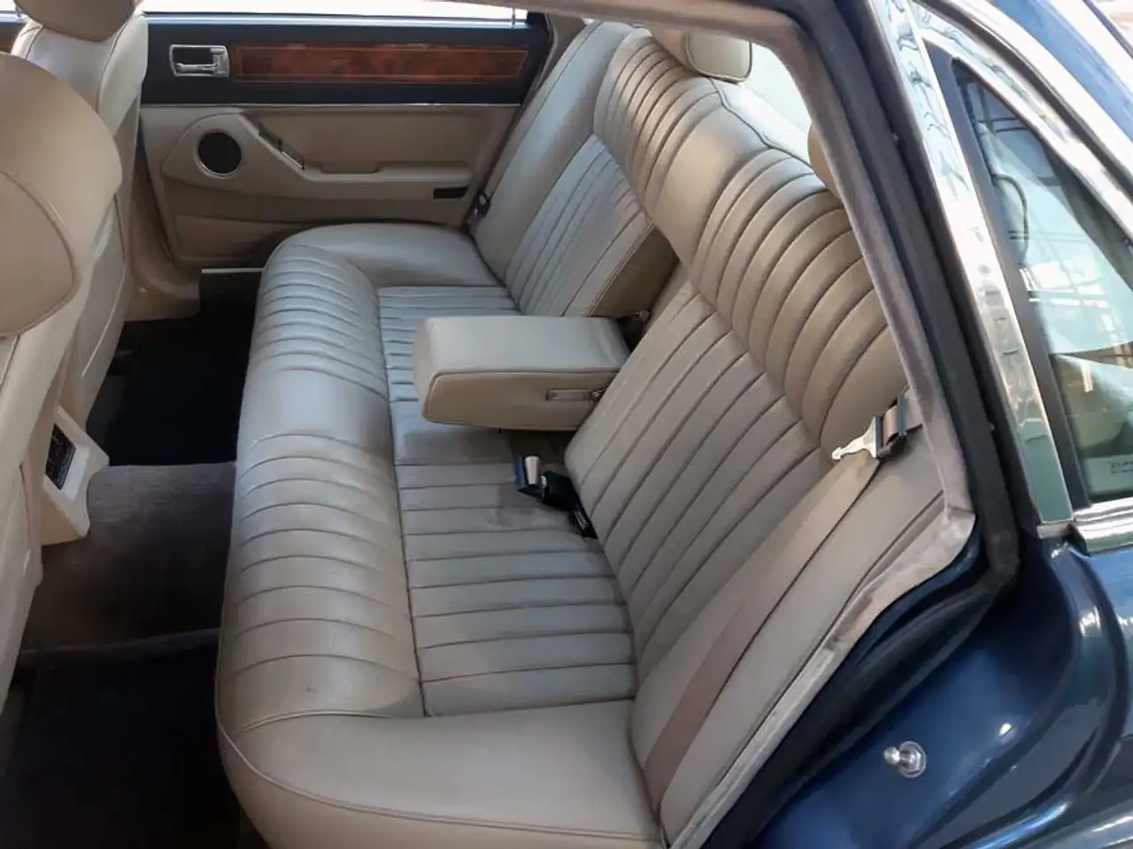 Jaguar XJ6 3.6 Sovereign (XJ40) - SUMMER PRICE, foto 11