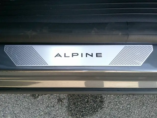 Renault Rafale Atelier Alpine E-Tech Plug-in Hybrid 300 4x4 Ansicht 17