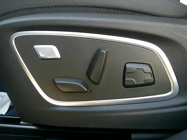 Renault Rafale Atelier Alpine E-Tech Plug-in Hybrid 300 4x4 Ansicht 18