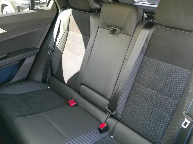 Renault Rafale Atelier Alpine E-Tech Plug-in Hybrid 300 4x4 Ansicht 21