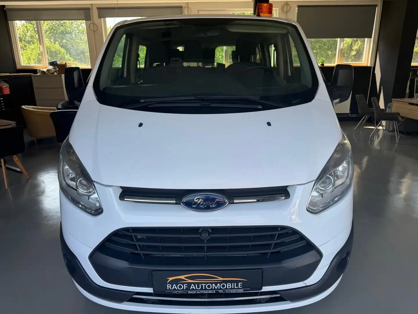 Ford Tourneo Custom 2.0 TDCi KAT 9 SITZER Blanc - 2