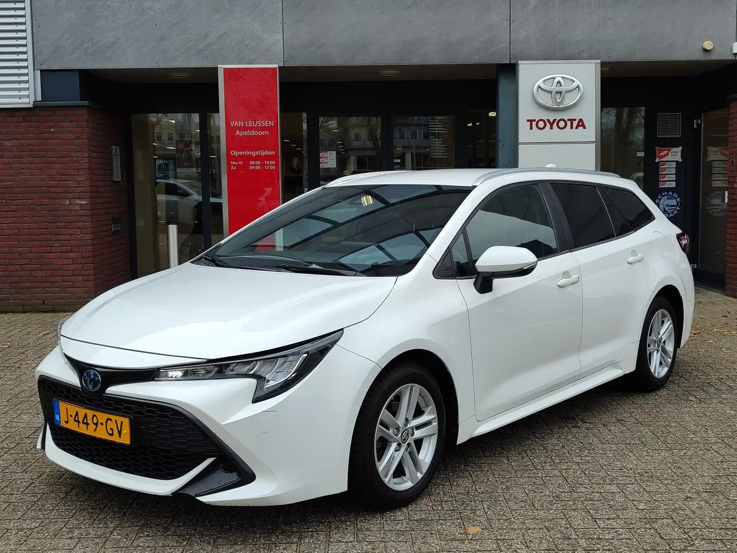 Toyota Corolla Touring Sports 1.8 Hybrid ACTIVE 4S-BANDEN AD-CRUI Blanc - 1
