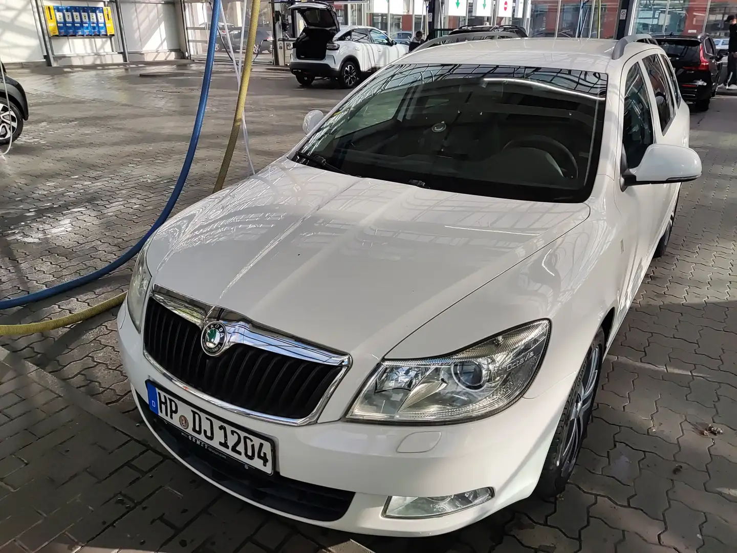 Skoda Octavia Octavia Combi 1.2 TSI FAMILY Weiß - 1