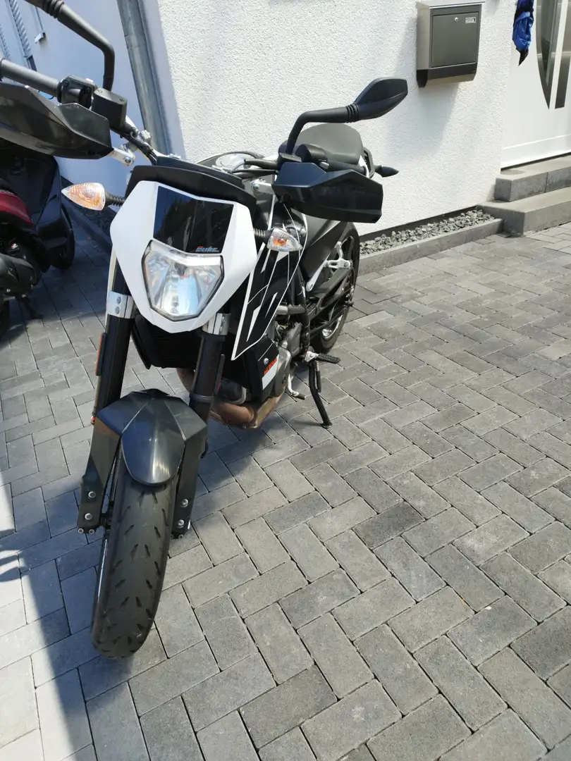 KTM 690 Duke Blanc - 2