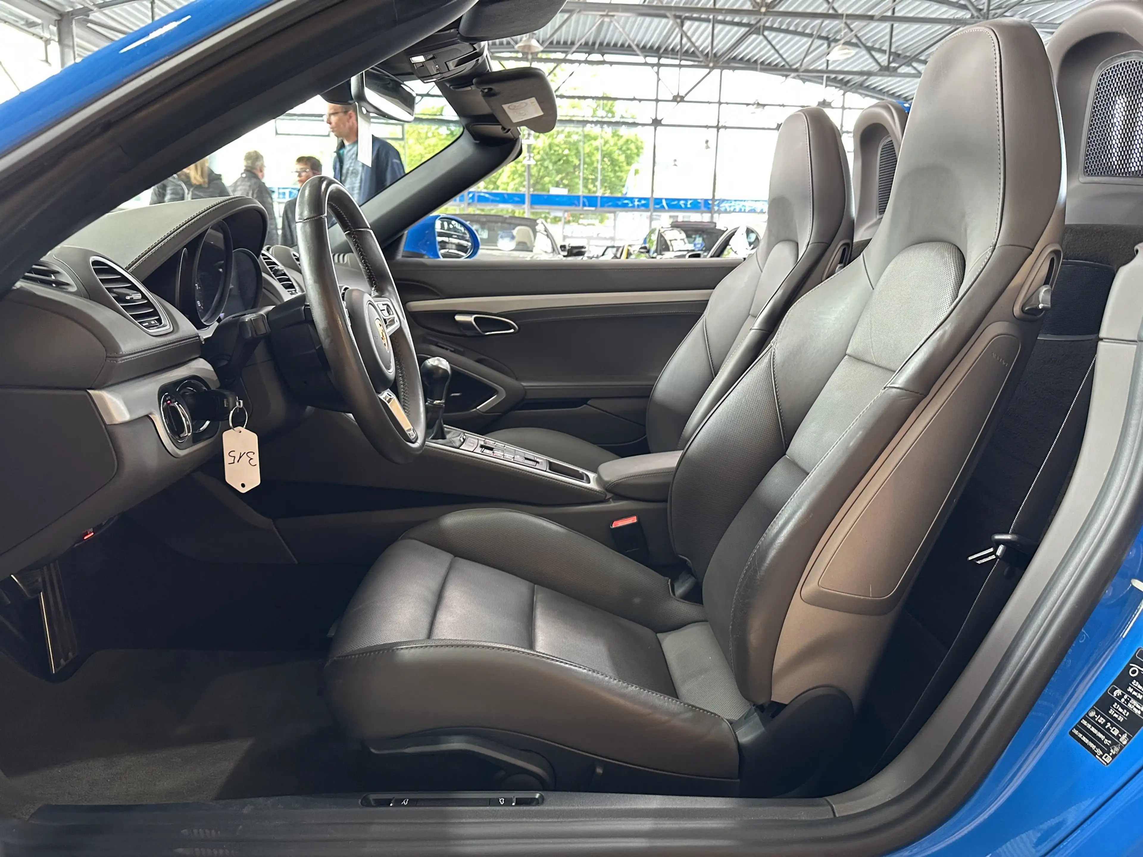 Porsche Boxster 718 Leder BOSE R.Cam Navi Sitzbelüftung — photo 8