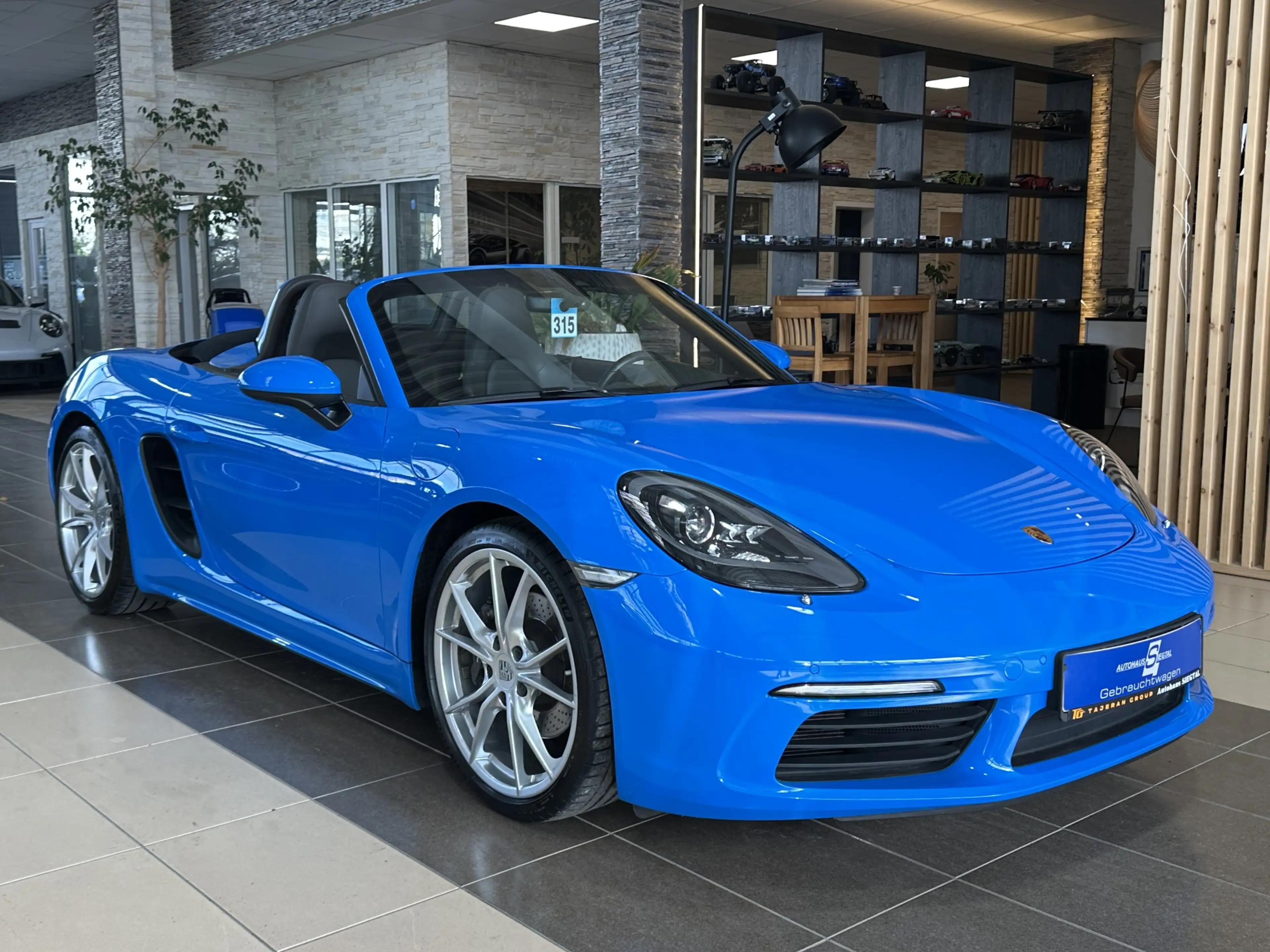Porsche Boxster 718 Leder BOSE R.Cam Navi Sitzbelüftung