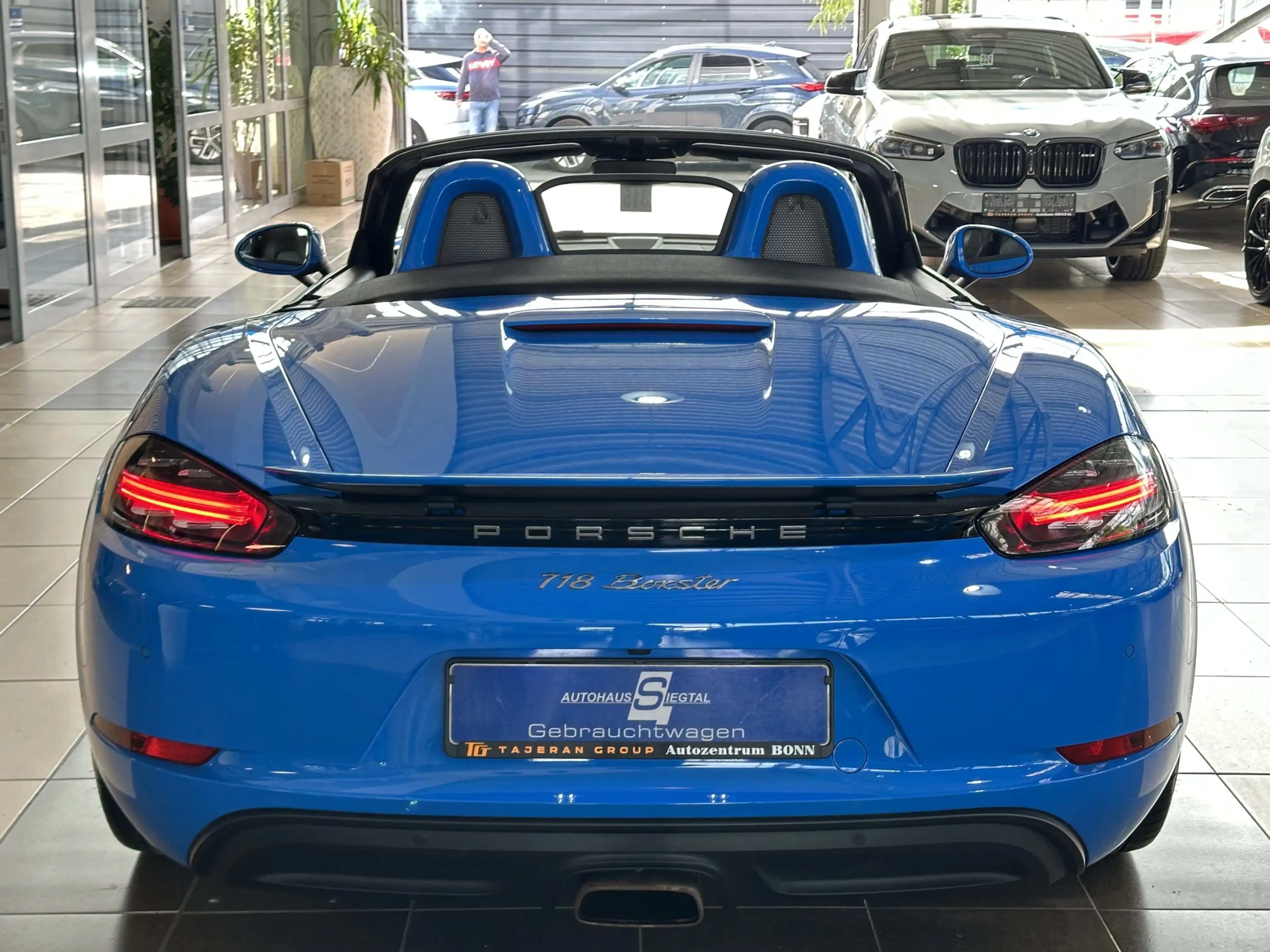 Porsche Boxster 718 Leder BOSE R.Cam Navi Sitzbelüftung — photo 5