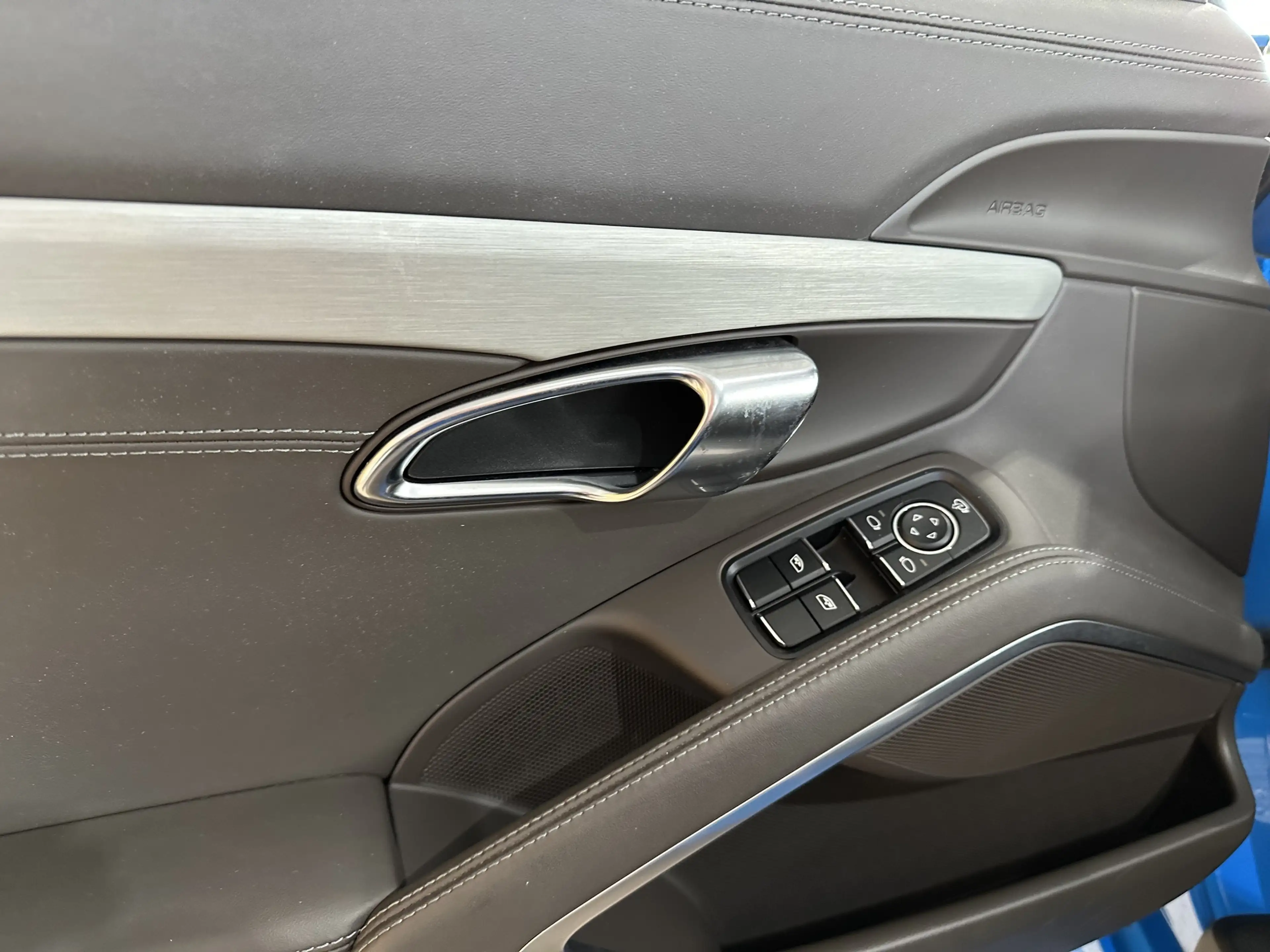 Porsche Boxster 718 Leder BOSE R.Cam Navi Sitzbelüftung — photo 10