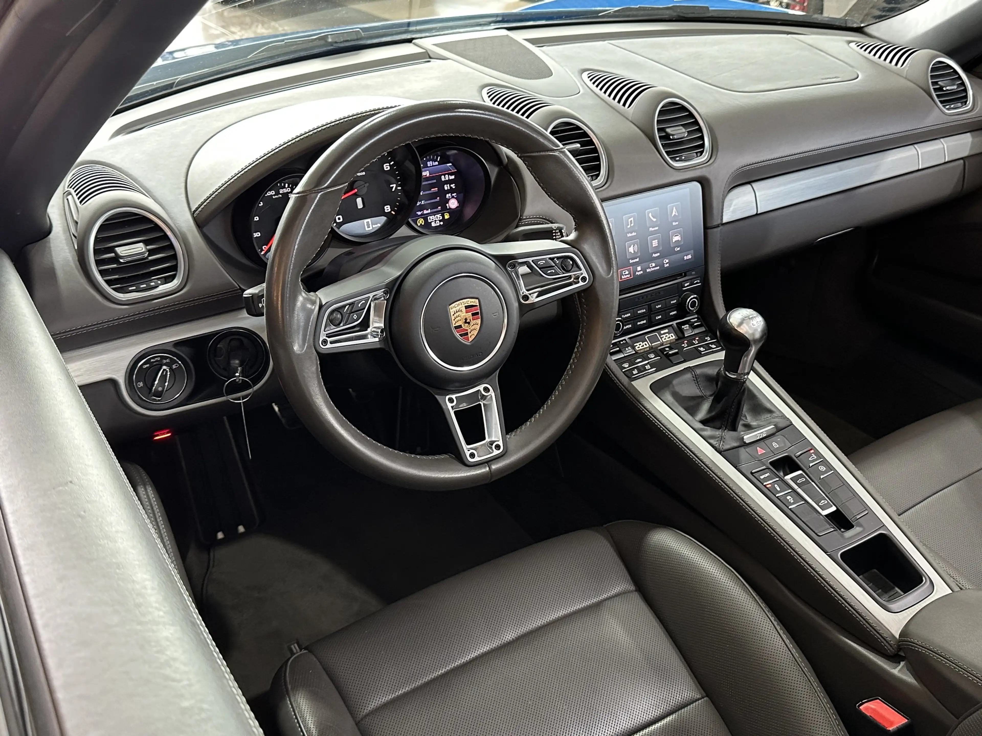 Porsche Boxster 718 Leder BOSE R.Cam Navi Sitzbelüftung — photo 12