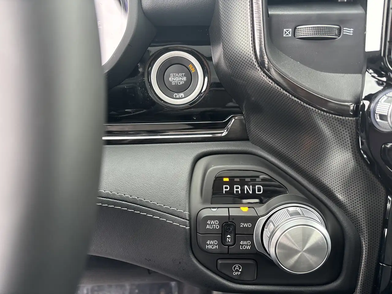 RAM 1500 снимка RAM 1500