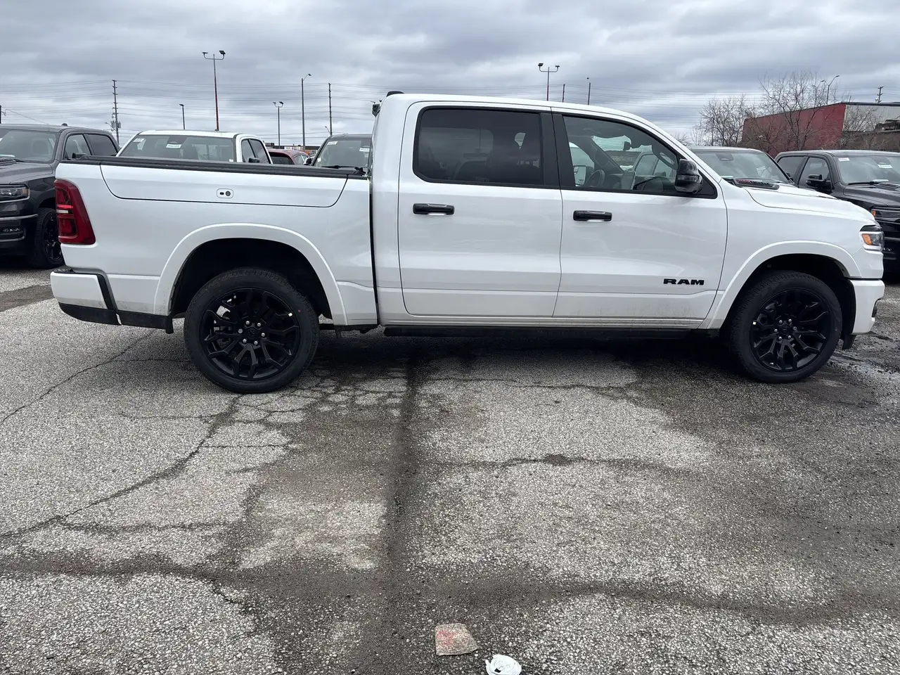 RAM 1500 снимка RAM 1500