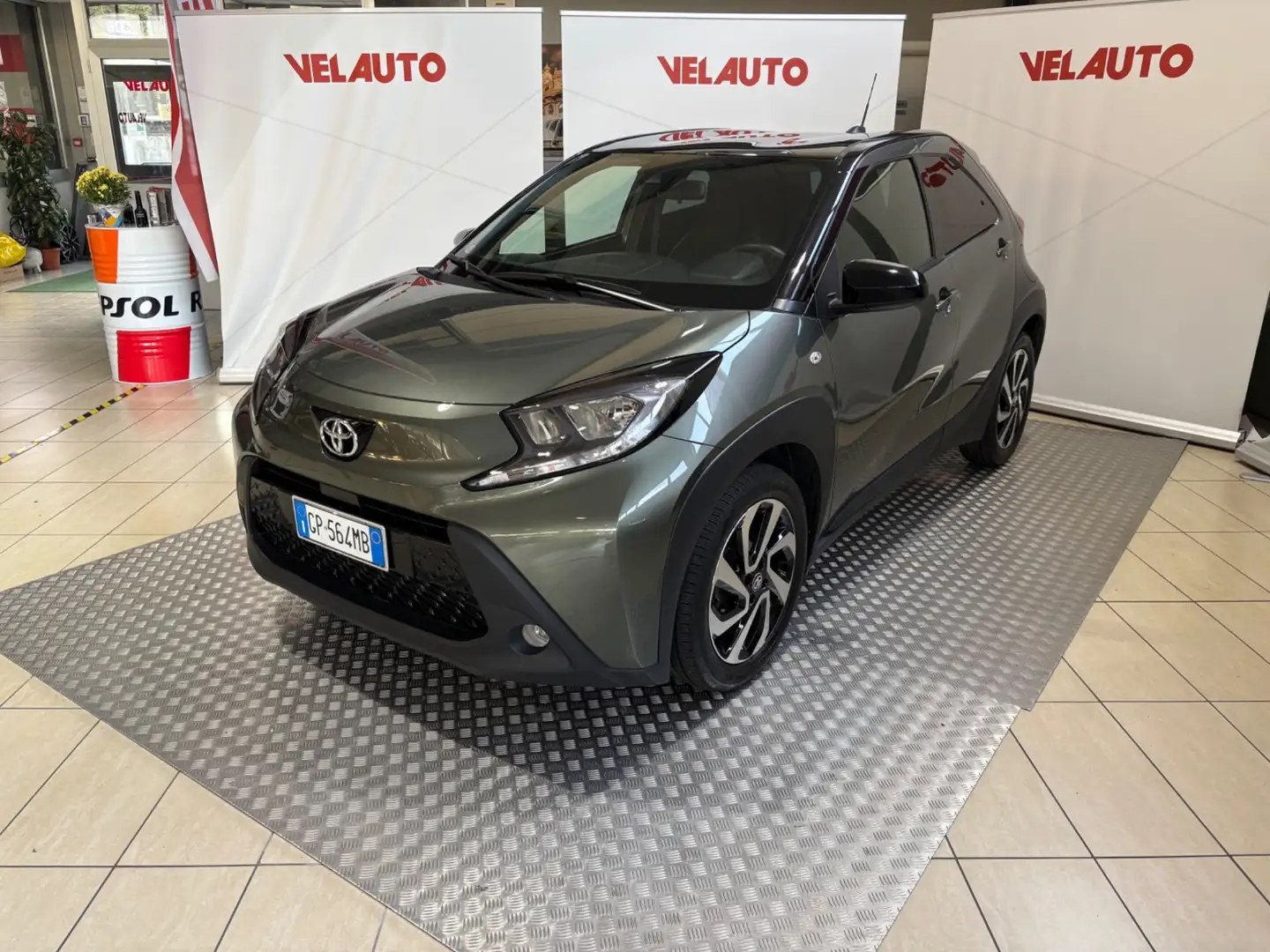 Toyota Aygo Aygo X 1.0 VVT-i 72 CV 5 porte Trend Grigio - 1