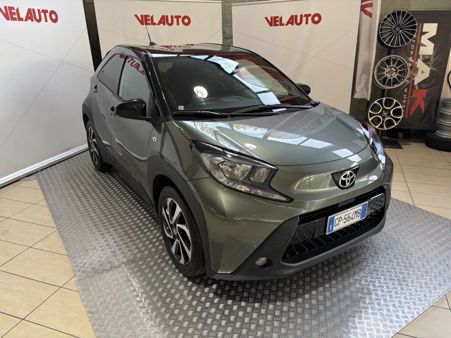 Toyota Aygo Aygo X 1.0 VVT-i 72 CV 5 porte Trend Grigio - 2