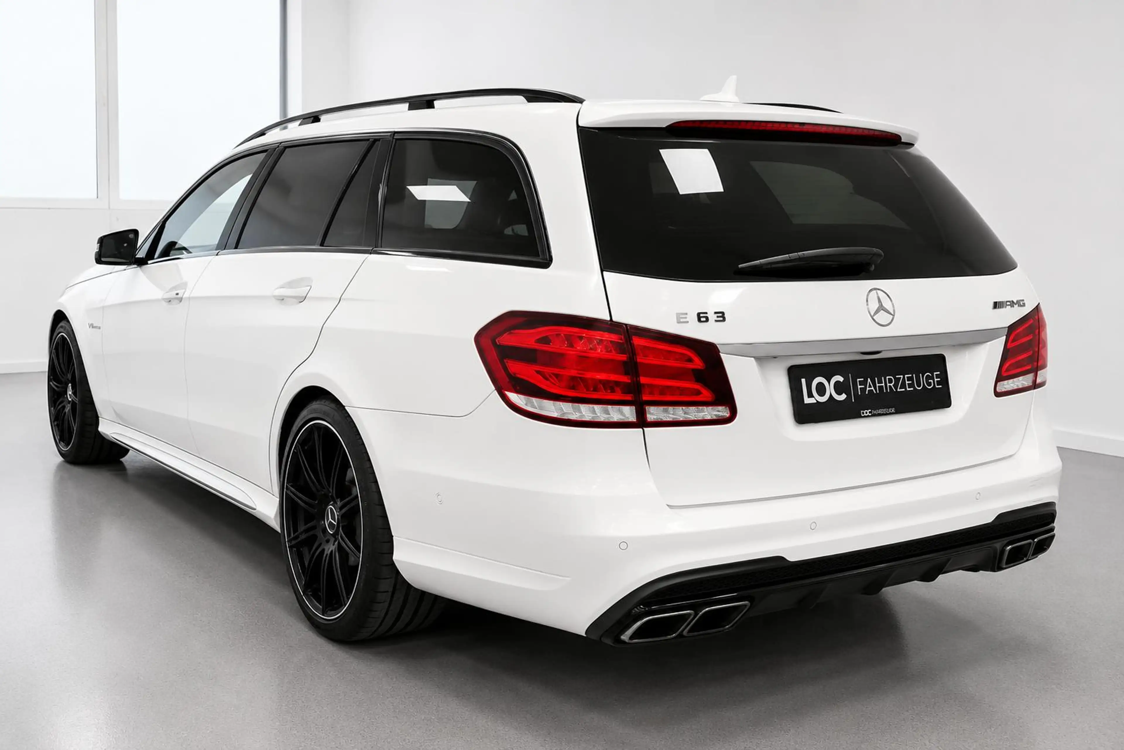 Mercedes-Benz E 63 AMG E 63 AMG T 4Matic AMG *Night+Driver+Pano* — photo 4