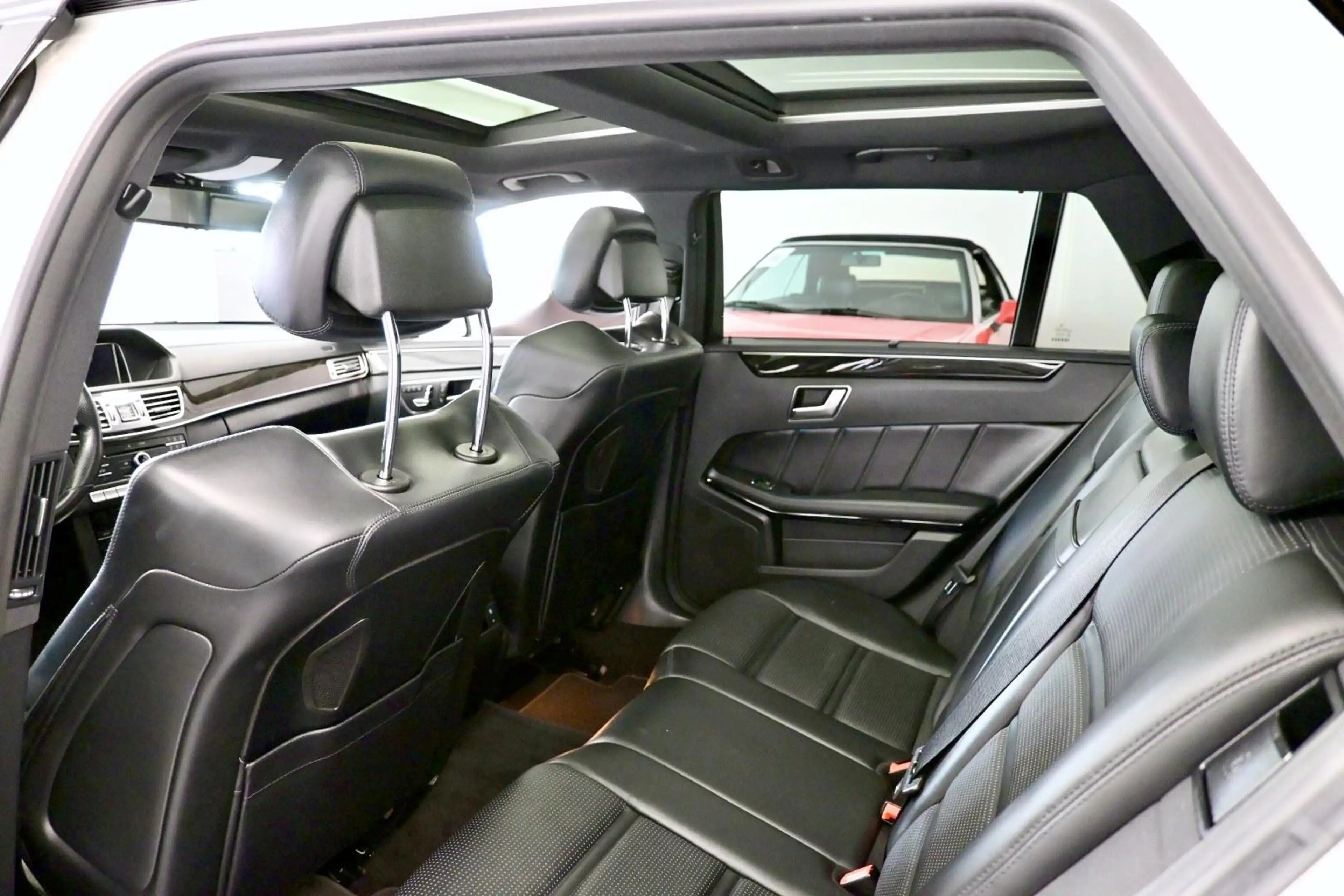 Mercedes-Benz E 63 AMG E 63 AMG T 4Matic AMG *Night+Driver+Pano* — photo 12