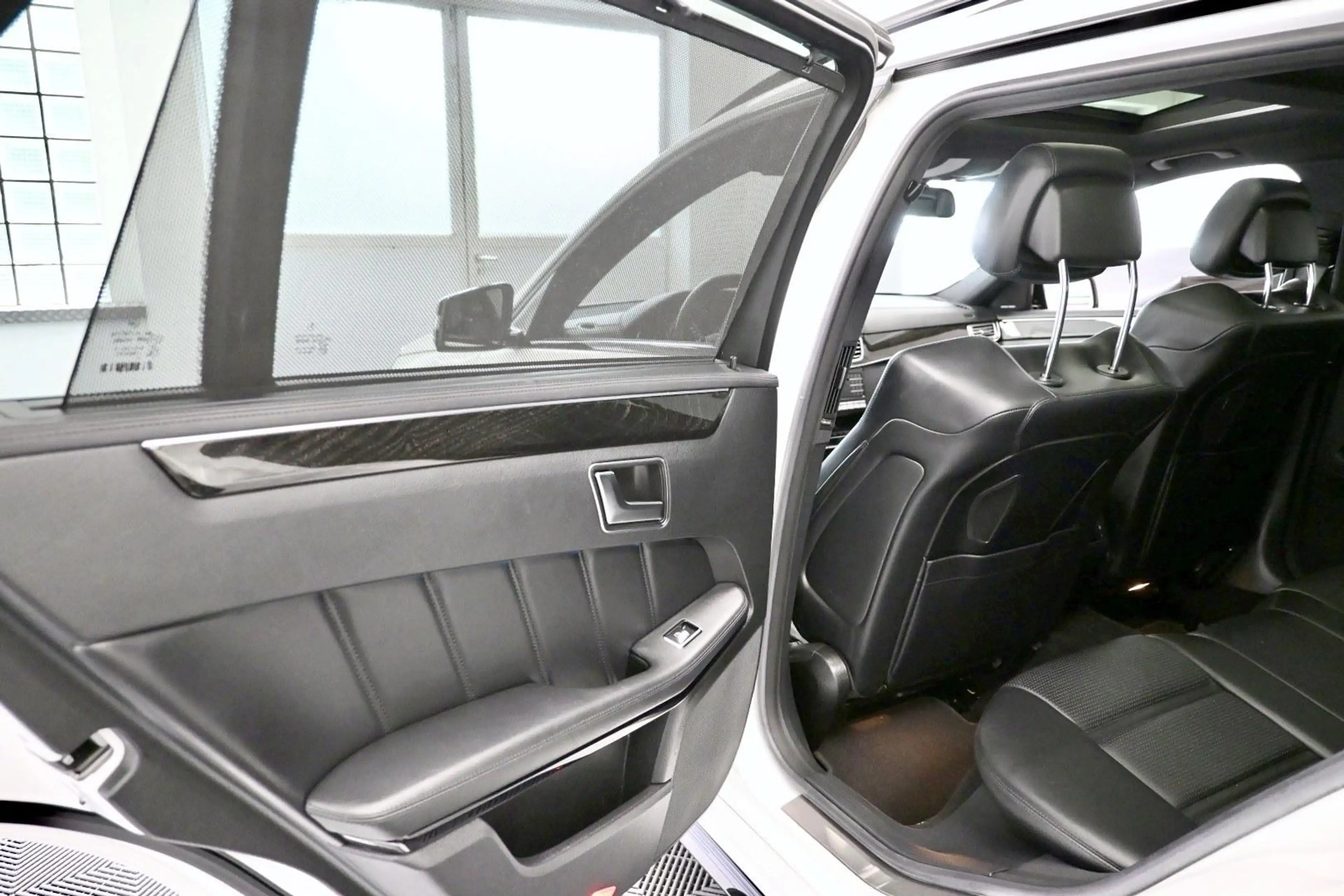 Mercedes-Benz E 63 AMG E 63 AMG T 4Matic AMG *Night+Driver+Pano* — photo 14