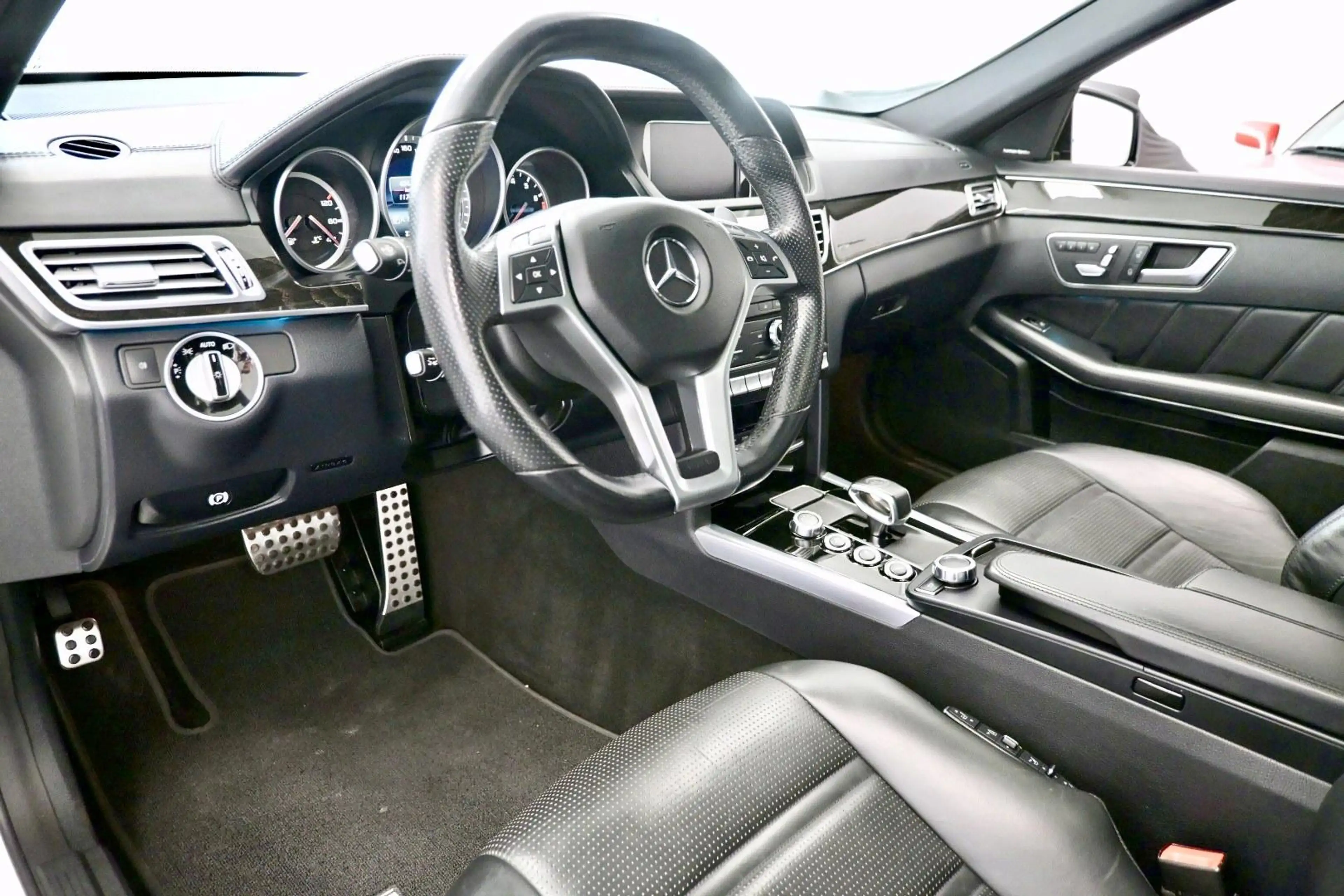 Mercedes-Benz E 63 AMG E 63 AMG T 4Matic AMG *Night+Driver+Pano* — photo 9