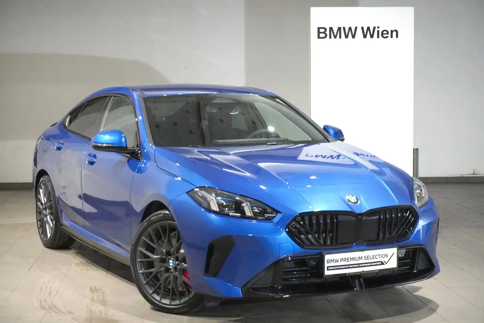 BMW 218 d Blau - 1